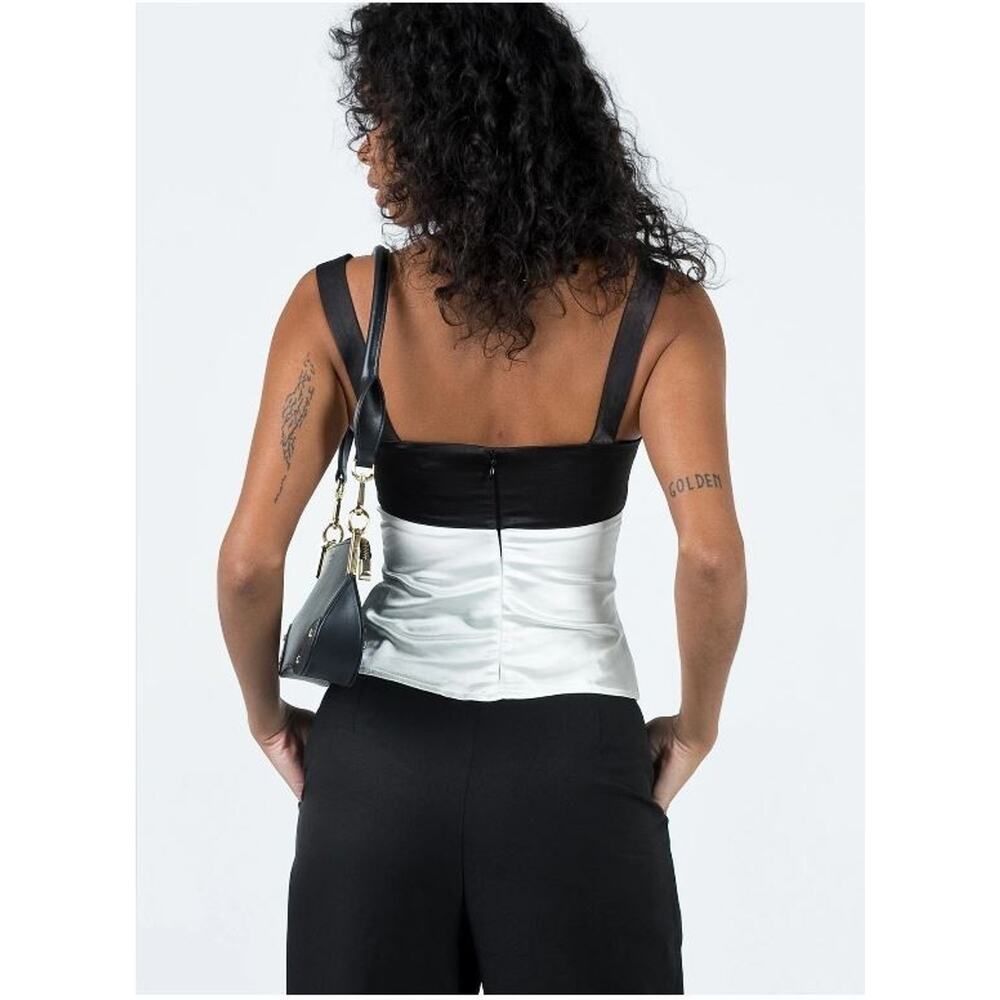 Princess Polly Chantell Black Cream Top Size 2 - Picture 4 of 5
